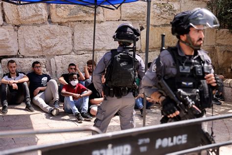 Al Aqsa Mosque Israel Police Storm The Complex Following Gaza