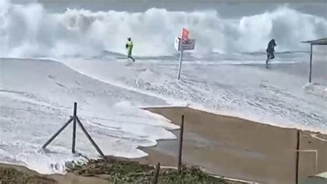 Desde Arica a Constitución Armada reitera alerta por marejadas