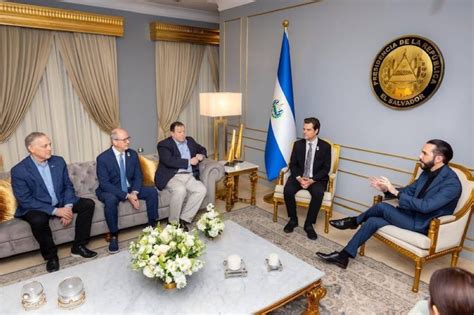 Bukele se reúne con congresistas republicanos de EEUU en El Salvador