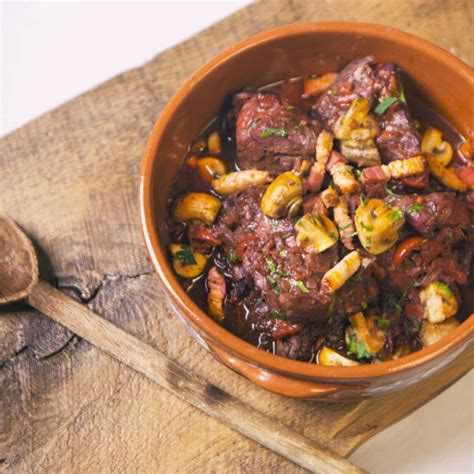 Mijot De Poulet Au Vin Rouge F Et Champignons Portugal Gourmand