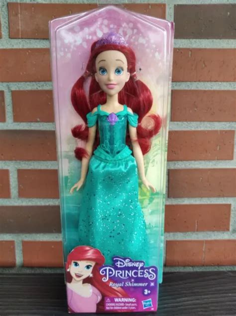 DISNEY PRINCESS ARIEL Muñeca Brillo Real La Sirenita de Hasbro 30 cm