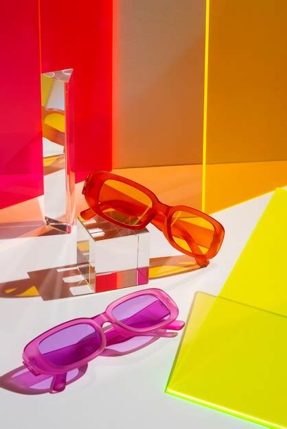 Lunettes De Soleil Transparentes Color Es Nature Morte Photo Gratuite