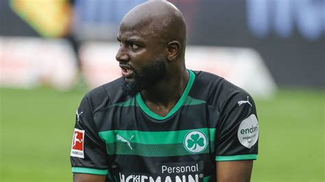 Voudig International Willems Tekent Bij Degradatiekandidaat Fc Groningen