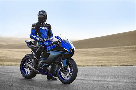 Yamaha Yzf R Breaks Cover As Piece Of New Japanese