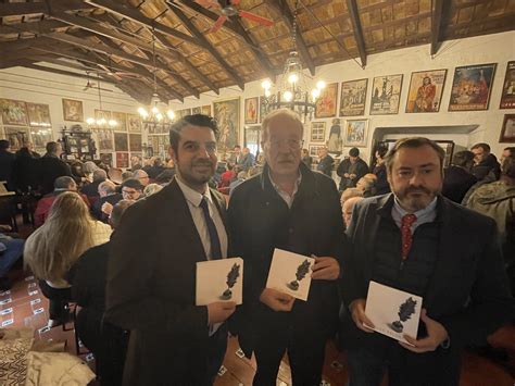 Presentado El Libro Que Recoge La Obra De Carlos Delgado A Cargo De