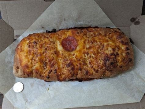 Review Dominos Pepperoni Stuffed Cheesy Bread Rfastfood