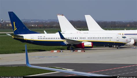 EI EPF SMBC Aviation Capital Boeing 737 8AS WL Photo By Martin Bernict