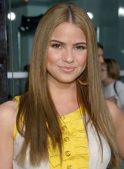 Picture Of Shelley Hennig