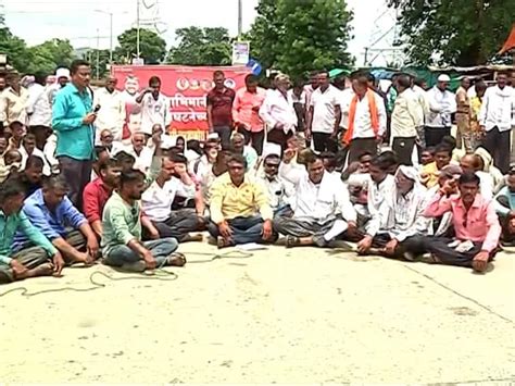 Declare A Wet Drought Give One Lakh Rupees Per Hectare To Oranges Farmers Agitation In