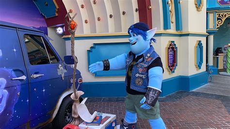 Photos Video All New Ian And Barley Onward Meet And Greet Debuts At Pixar Pier In Disney