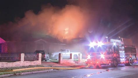 Firefighters Put Out Late Night Fire At Dallas Home Fox 4 Dallas Fort Worth