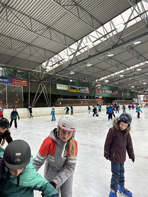 Schulausflug Eislaufen Volksschule St Ulrich Bei Steyr