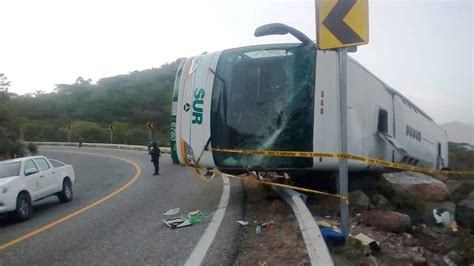 Vuelca Autobús En Oaxaca Hay Pasajeros De Nuevo Laredo Entre Los Heridos El Mañana De Nuevo