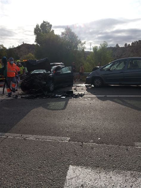 Un total de 12 heridos en un accidente con tres vehículos implicados en