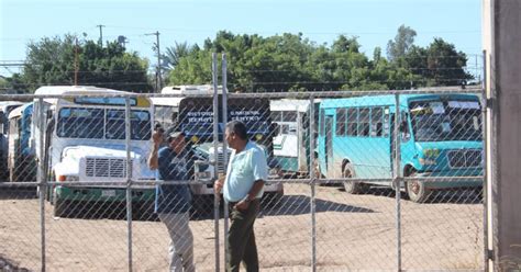 Los Estudiantes Peligran Por Falta De Transporte Tienen Que Caminar