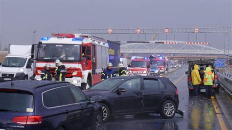 Mehrere Verletzte Nach Unfällen Auf Der A3 Bei Erlangen