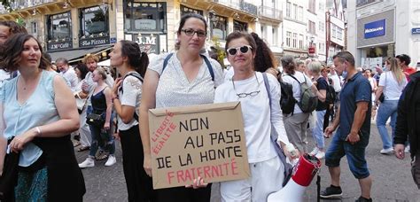 Photos Rouen Des Centaines De Manifestants D Filent Contre Le Pass