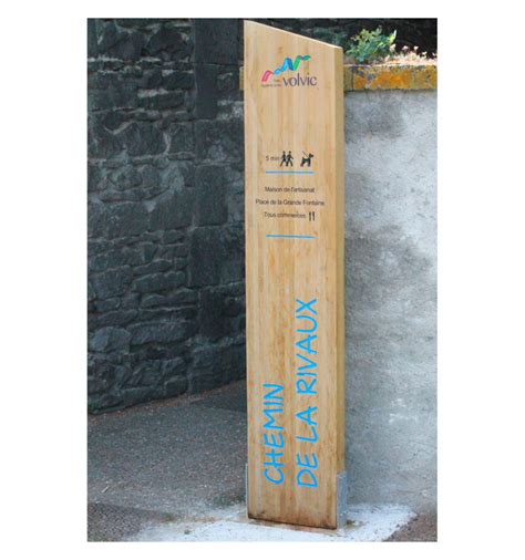 Totem Signalétique Extérieur En Bois Dès 77399€ Ht