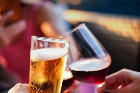 Vinho Ou Cerveja Qual A Escolha Menos Calorias Postal Do Algarve