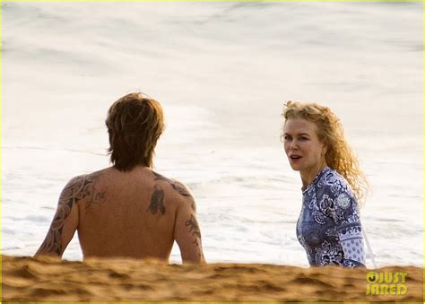 Shirtless Keith Urban Puts Tattoos on Display at Beach with Nicole ...