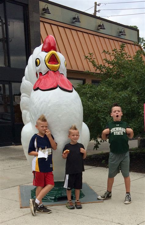 Large Fiberglass Chicken From Waterpark Nesting At Wyomissing Restaurant Reading Eagle