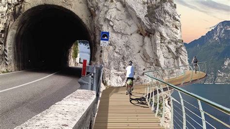 La ciclabile del lago di Garda è tra le più belle e panoramiche d