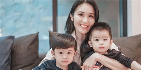 Tajir Melintir Sejak Lahir Lihat Gaya Raphael Anak Sandra Dewi Ke Sekolah