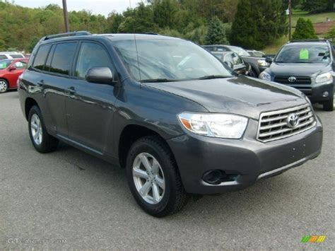 Magnetic Gray Metallic Toyota Highlander Wd Photo