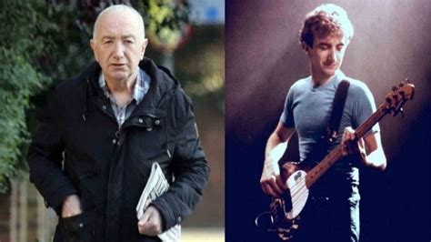 John Deacon Cumple A Os El Silencioso Bajista Y Creador De Grandes