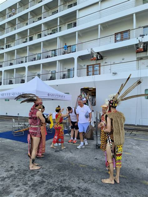 Silver Shadow Cruise With Passengers Crew Arrives In Kuching