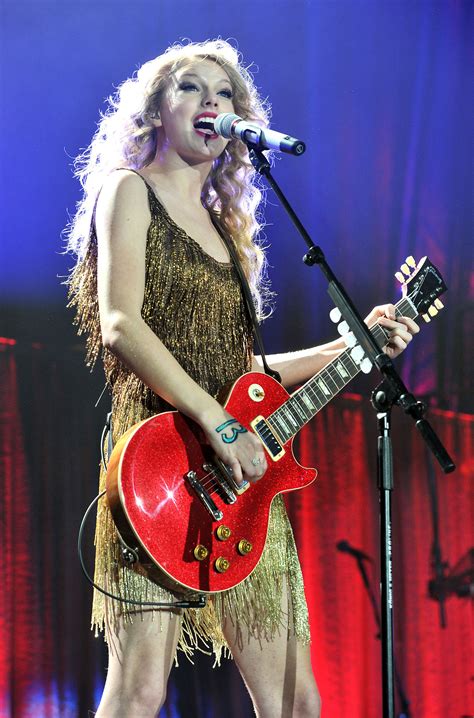 Speak Now World Tour London England March 30th 2011 Speak Now