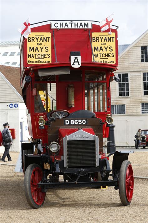 Bildet traktor årgang retro gammel reklame reise transport