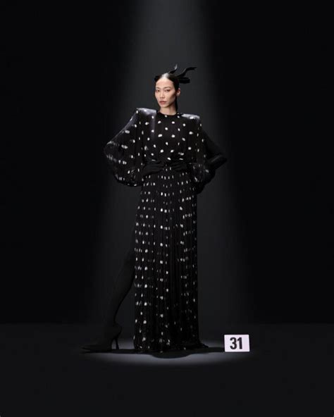 Balenciaga Fall Haute Couture Collection Les Fa Ons