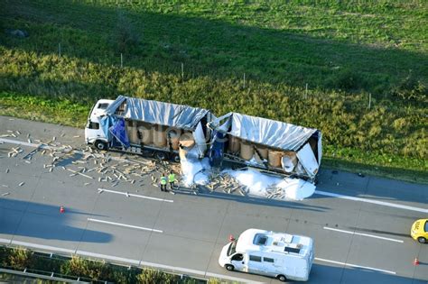 Luftbild Ziesar Lkw Verkehrsunfall Mit Autobahn Stau Im