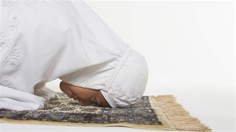 Can You Do Sujud At-Tilawah without Wudu? | About Islam