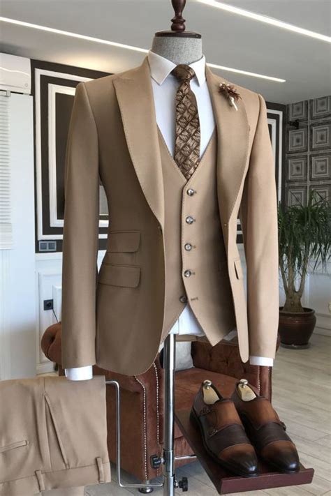 Sampson New Arrival Brown Peaked Lapel 3 Flaps Slim Fit Business Suits