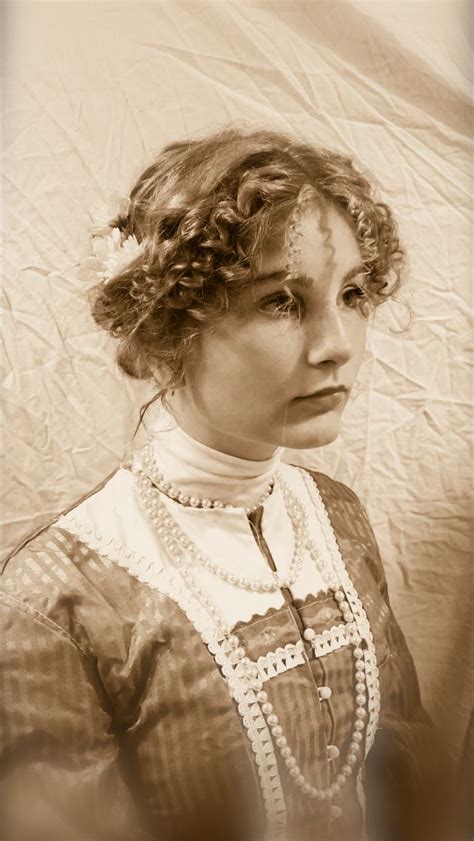 Vintage Victorian Girl Victorian Hairstyles Victorian Era Hairstyles