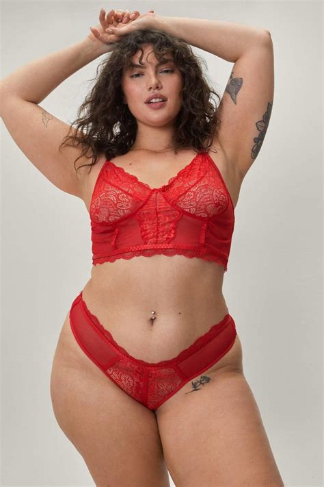 Plus Scallop Lace Bralet And Knicker Set Boohoo Uk