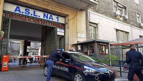 Enne Accoltellato A Piazza Carlo Iii In Rianimazione La Famiglia