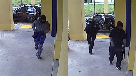 Fbi Offering Reward For Suspects Caught On Camera In Cooper City Bank