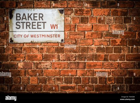 Baker street sign hi-res stock photography and images - Alamy