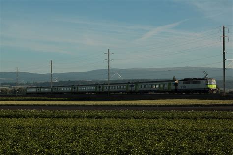 Bls L Tschbergbahn Regioexpress Mit Bls Lokomtive Re Flickr