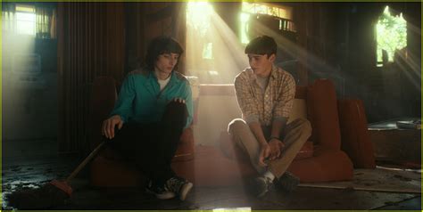Noah Schnapp Now Says Will Byers Is 100 Gay Definitely Has Feelings