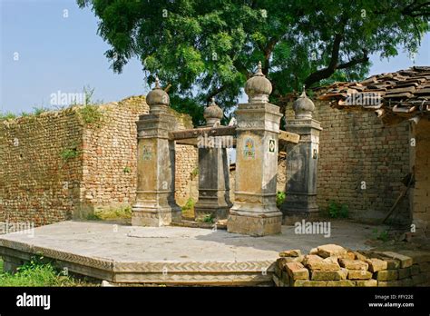 Allahabad pillar hi-res stock photography and images - Alamy