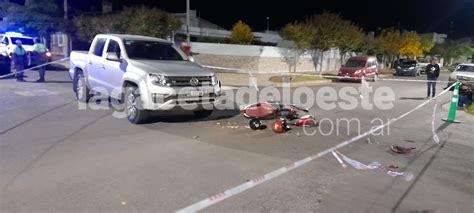 Colisión entre una moto y una camioneta La Gaceta