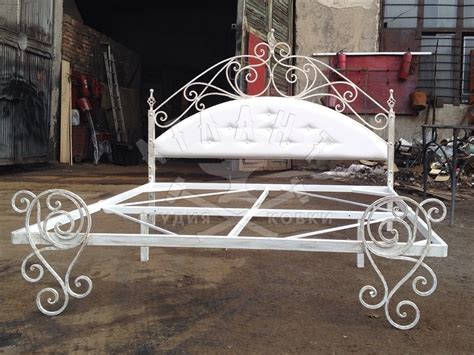 Белая кованая кровать с патиной КРВ-119: купить в Санкт-Петербурге ...