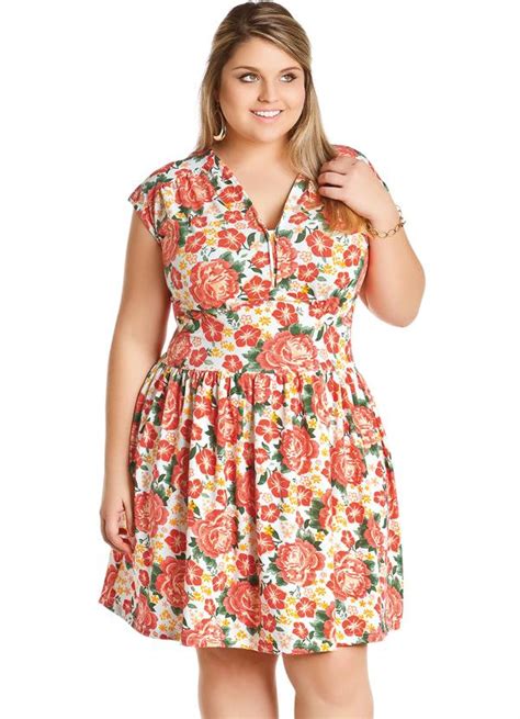 Vestido Plus Size Floral Com Decote Em V Marguerite