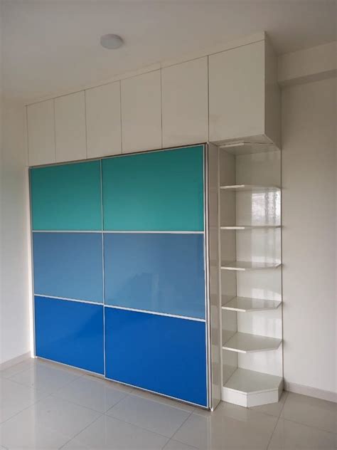 Plywood Door Modular Wardrobe With Mirror With Locker At Rs Sq