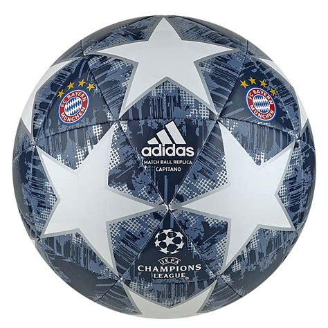 Champions League Capitano Soccer Ball