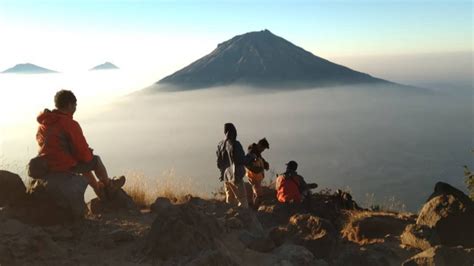 Pendakian Gunung Sindoro Via Kledung Gunung Pemberi Harapan Palsu